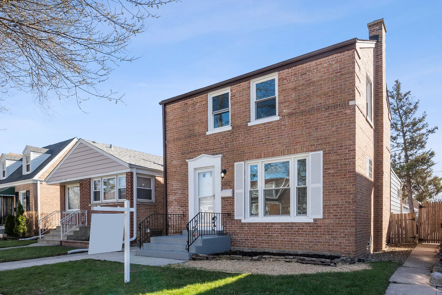 3331 N Pioneer Ave photo 1