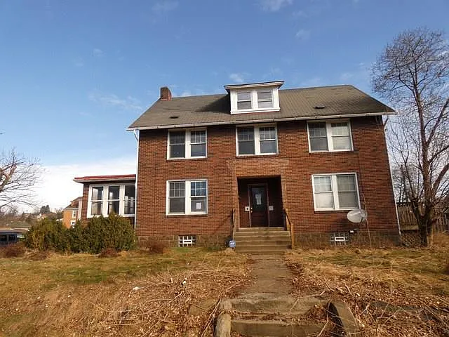 229 Arlington Ave photo 1