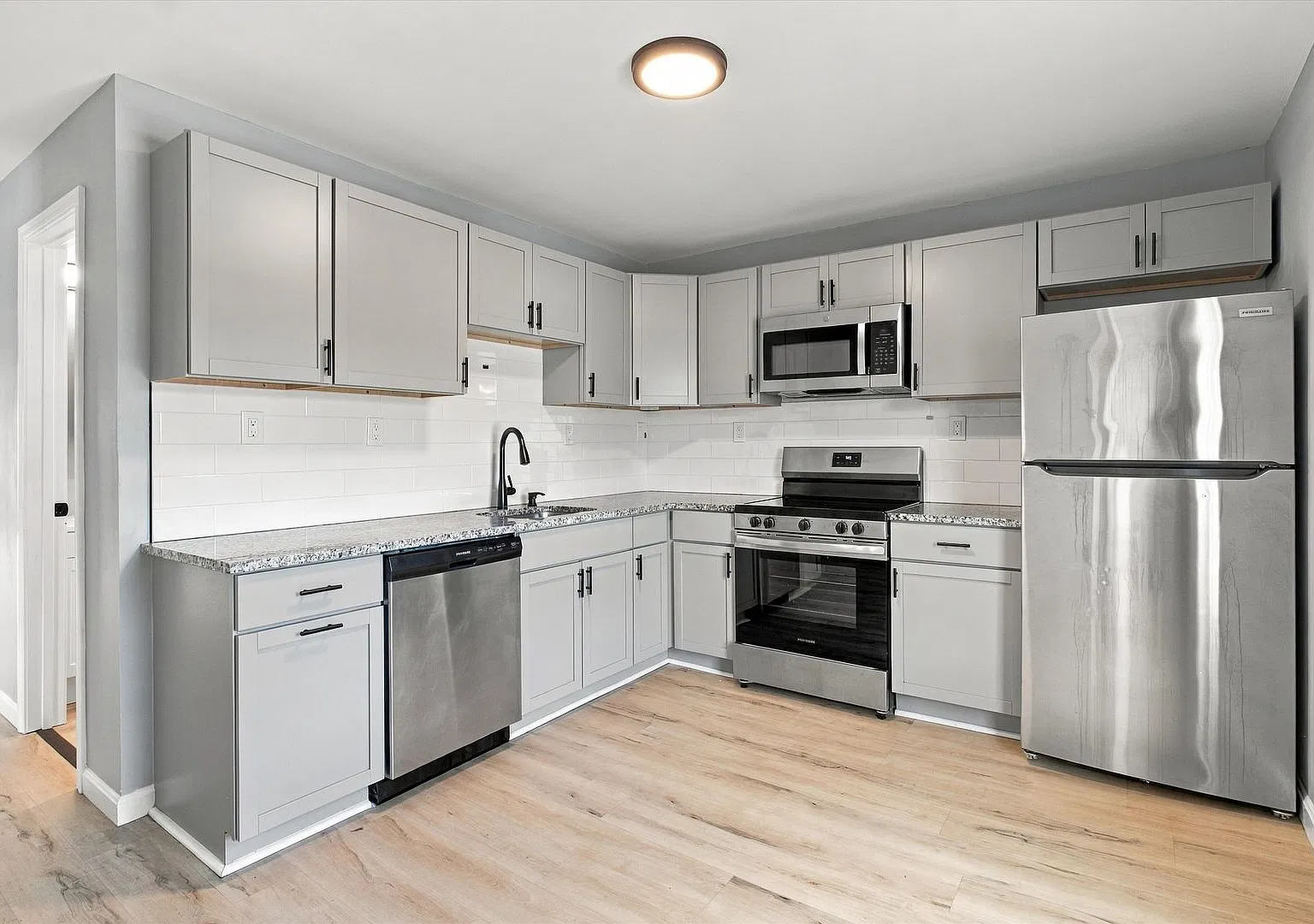 238 Auburn Street — Photo 4