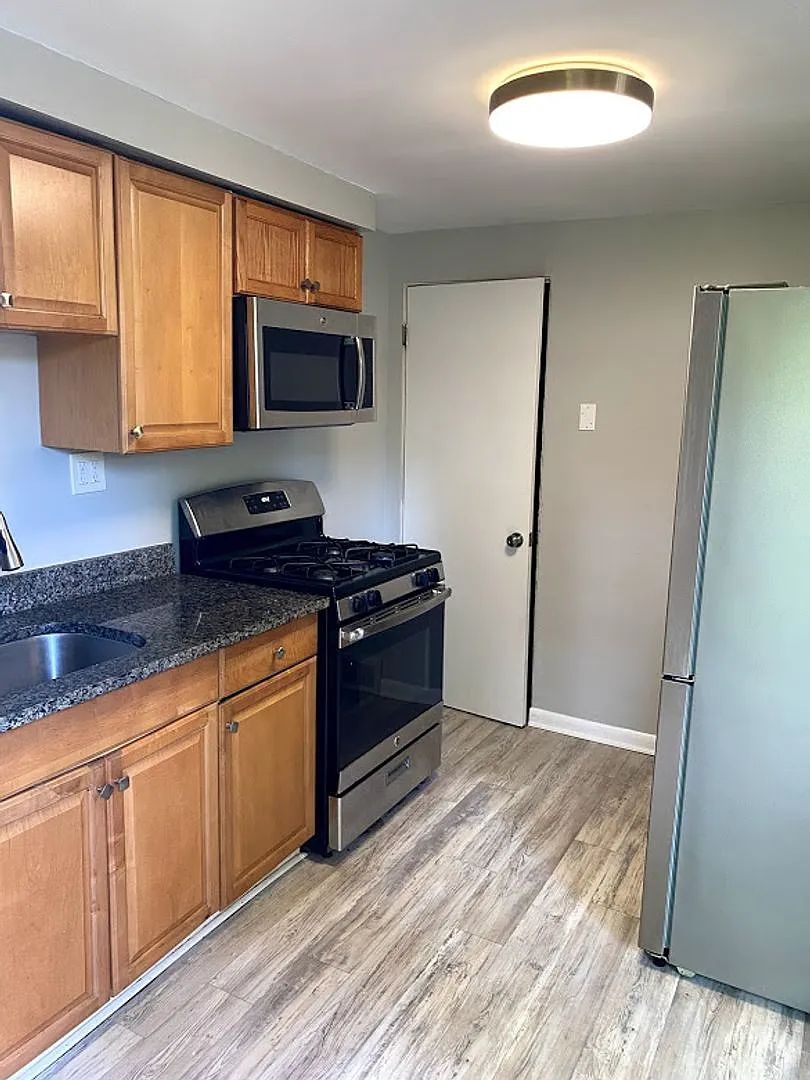 2 BR / 1 Bath Townhome - Swissvale Convenience! — Photo 3