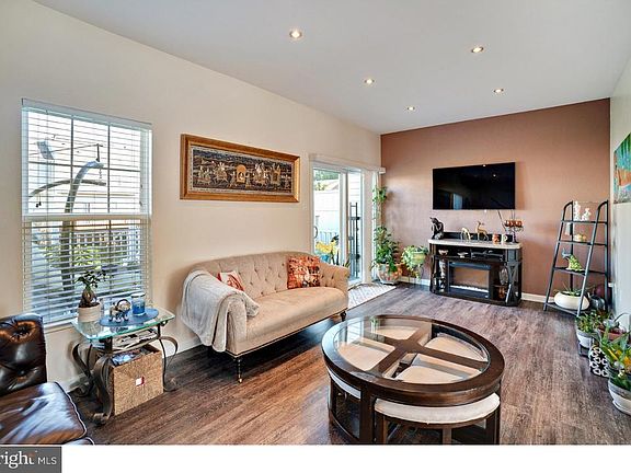 5th image of 58 Alexis Dr
