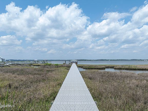 3rd image of 601 New River Inlet Road