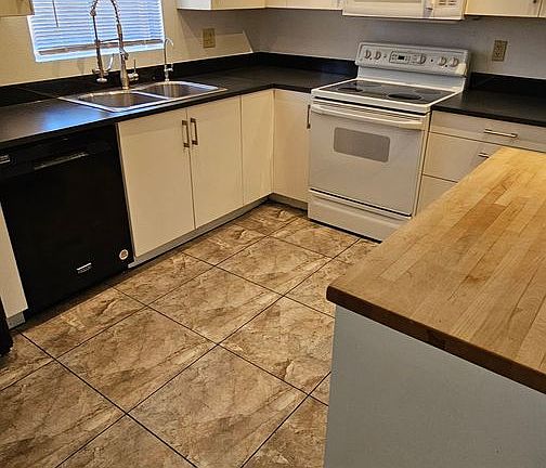 3rd image of 12035 N 46th Ln