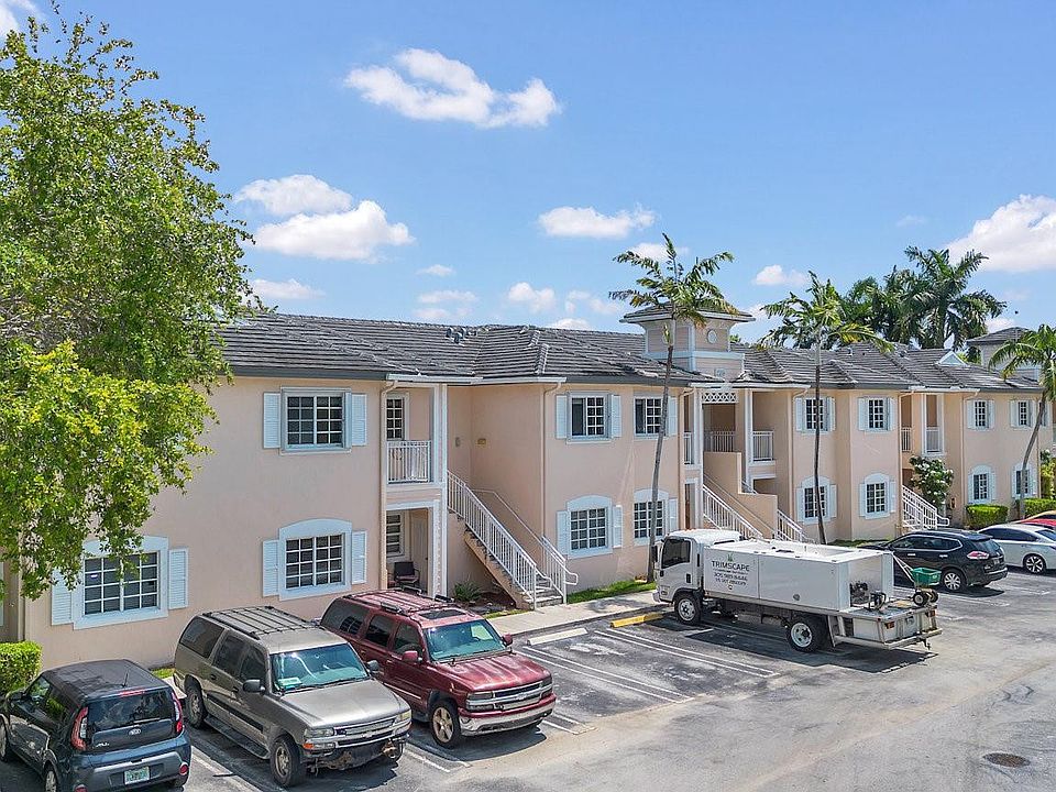 1st image of 2589 NE 4th Street #202