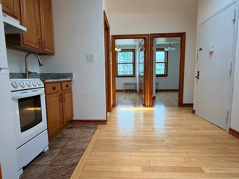 722 Leonard St #O — Photo 2