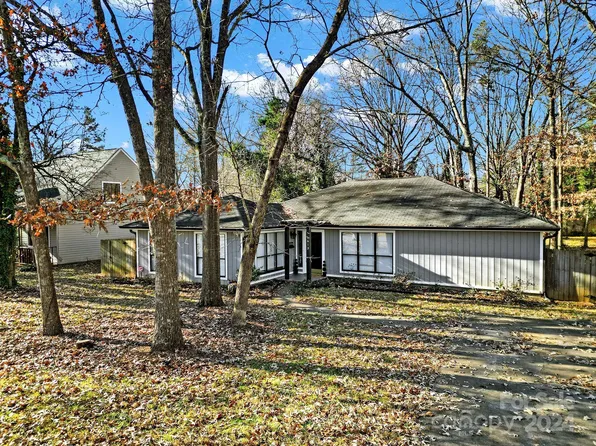 6613 Montezuma Trl, Charlotte, NC 28227