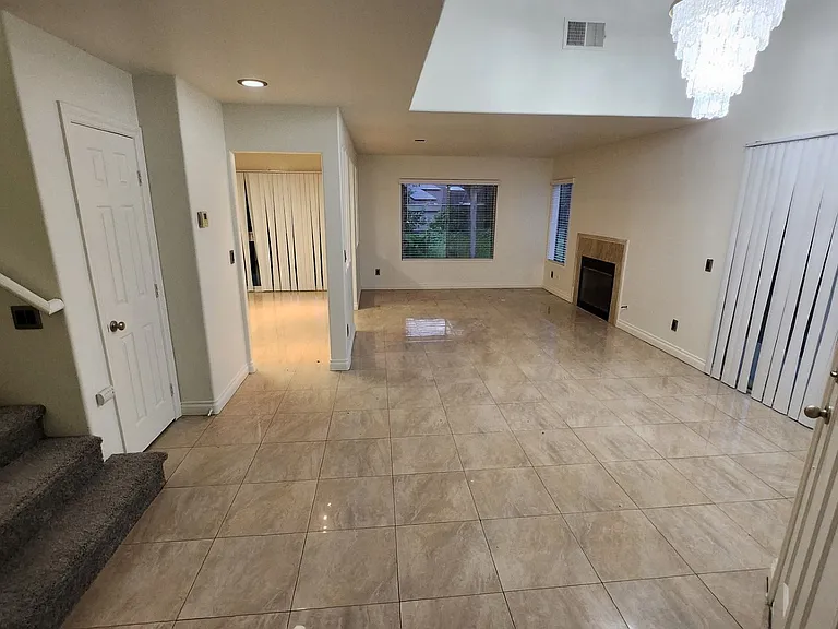766 Granite Hills Cir — Photo 3