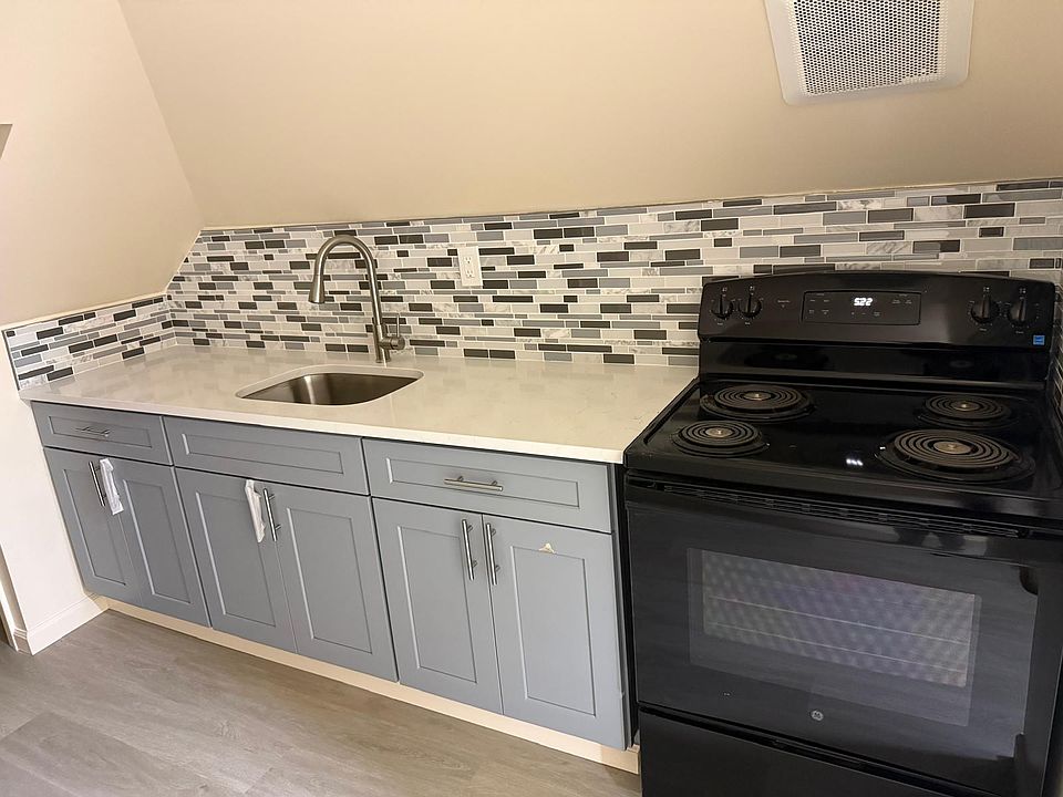 1st image of 4279 Oneida Ave #3