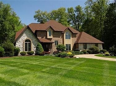 1st image of 3811 Sweet Briar Dr