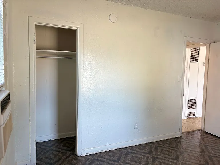 3111 Amherst St — Photo 15
