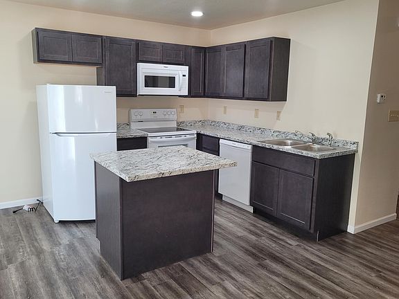 3rd image of 207 Eldon Ave #2