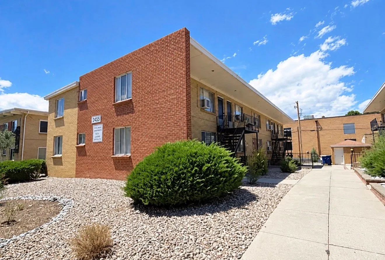 2 bed, 680 sqft, $1,425 — Photo 1