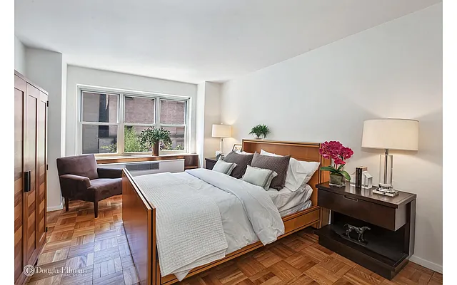 Sold by Douglas Elliman | media 37