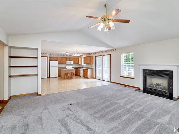 4th image of 25 Spanish Oak Ct