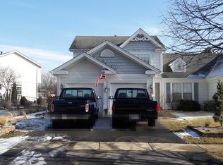 1001 Georgian Pl, Bartlett, IL 60103