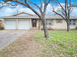 1225 Lynnwood Dr, Cleburne, TX 76033