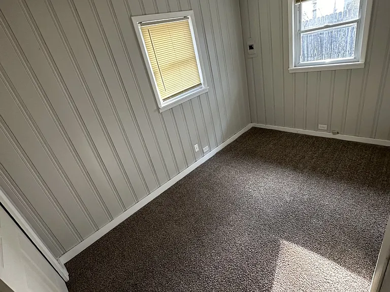 415 E Letchworth St — Photo 2