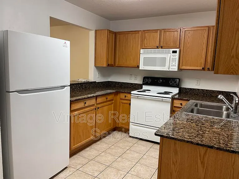 10806 Brickside Ct — Photo 8