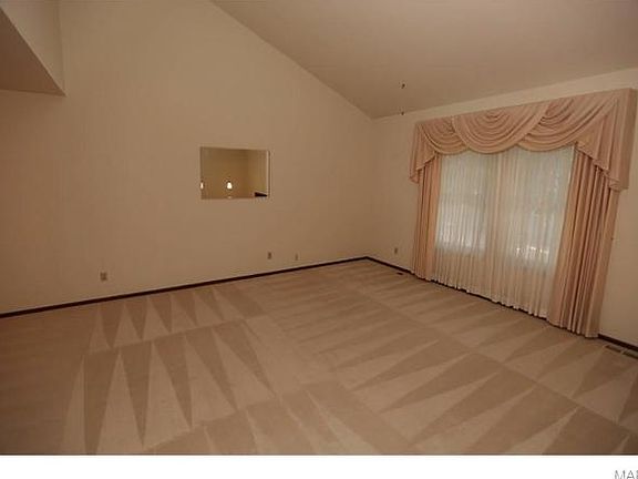 4th image of 10051 Maraldo Pl