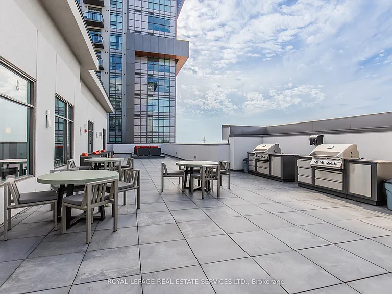 460 Dundas St E #221 — Photo 23