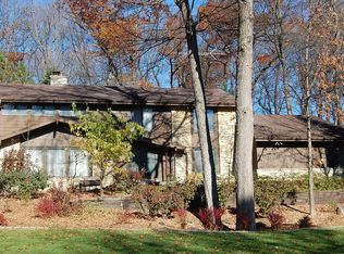 19440 Killarney Way, Brookfield, WI 53045