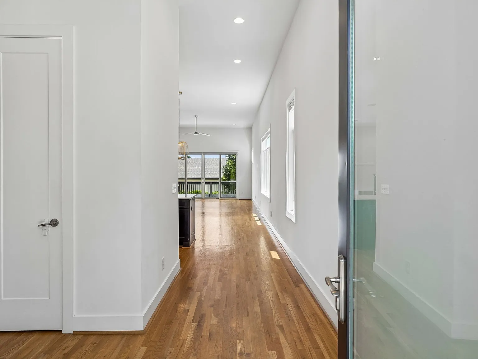 5 bed, 4.0 bath, 3018 sqft, $6,500 — Photo 4