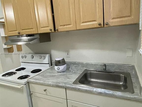 3rd image of 1021 NW 3rd St APT 305