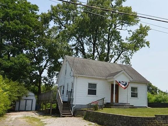 5th image of 1460 Greendale Rd