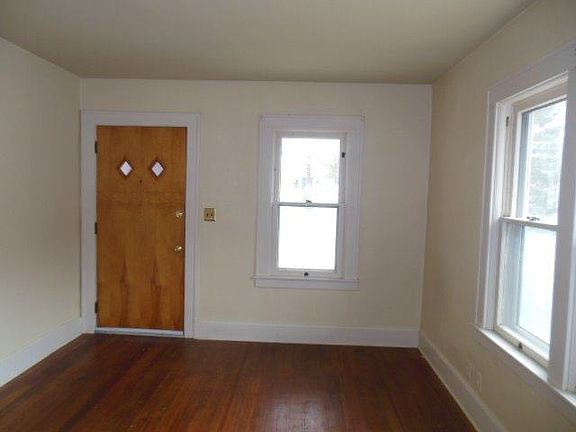 4th image of 1241 Schirmer Ave