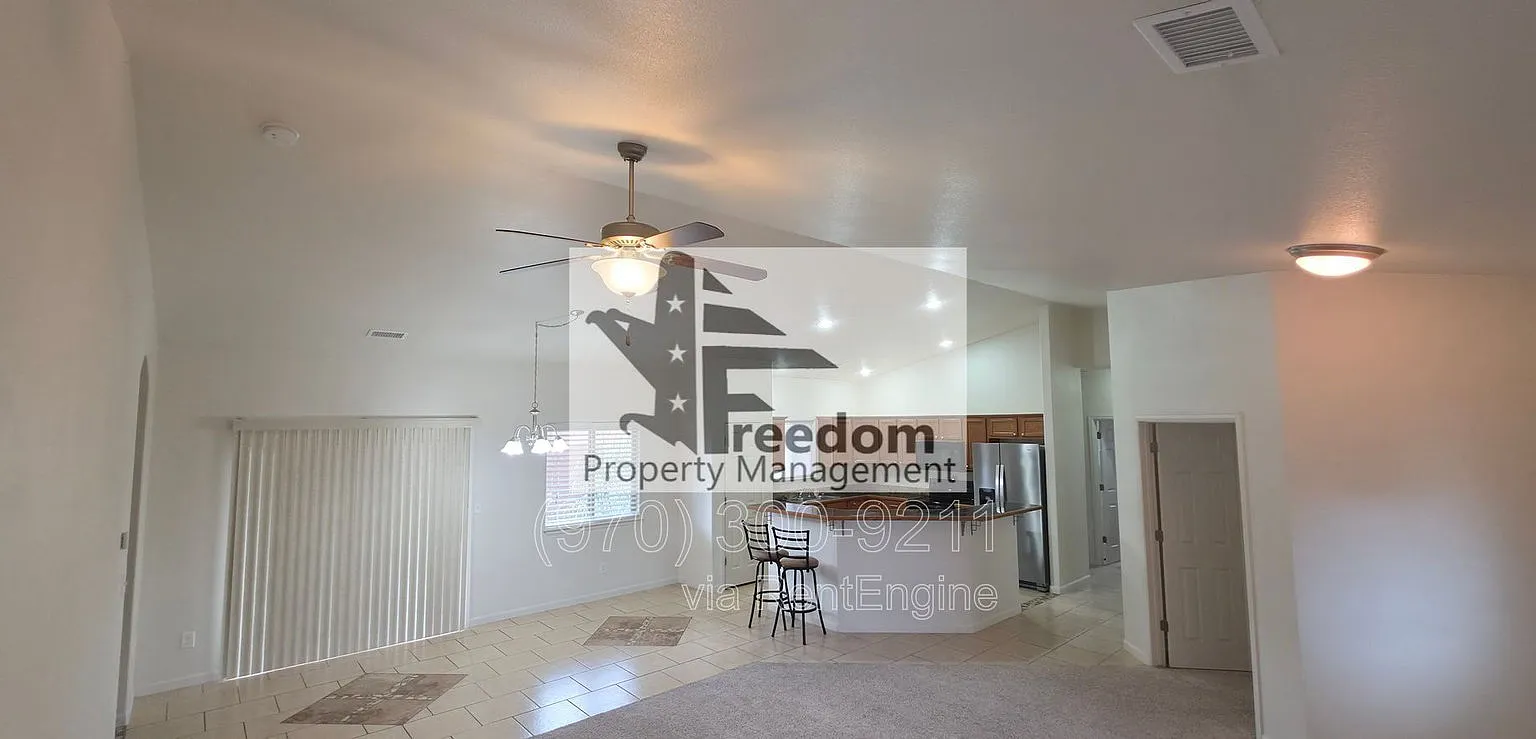 4 bed, 2.0 bath, 1698 sqft, $2,300 — Photo 3