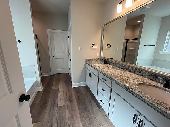 5th image of 247 Owl Dr