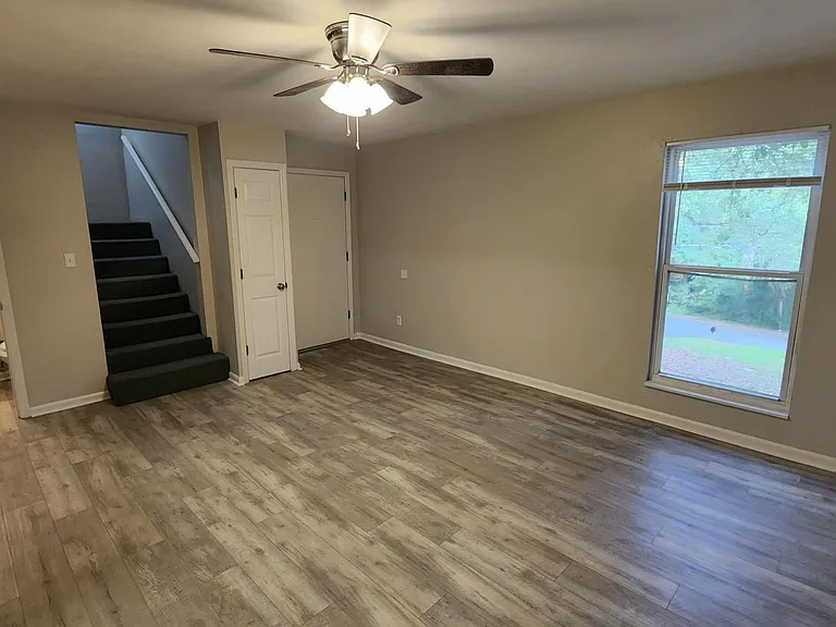 2479 Dundee Dr — Photo 8