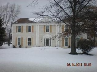 5180 Kingsfield Dr, West Bloomfield, MI