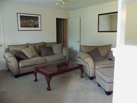 3rd image of 738 Marquette Dr