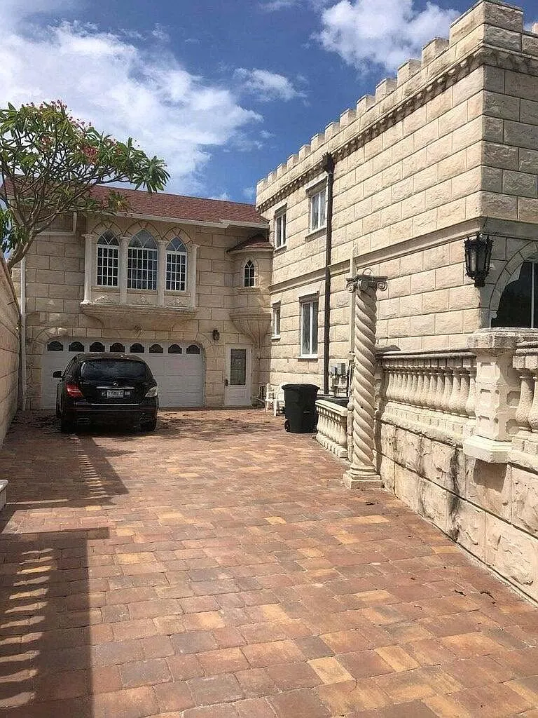 1 bed, 1.0 bath, 4583 sqft, $2,200 — Photo 1