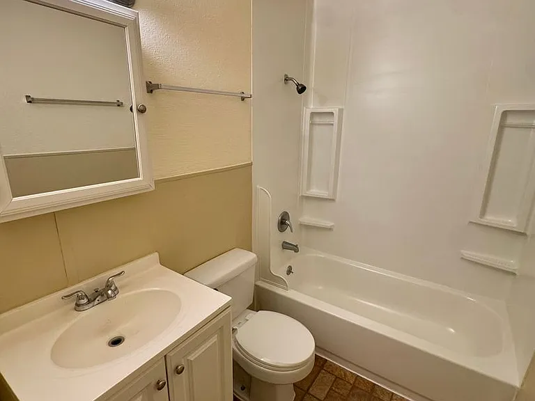 1115 Carr Street — Photo 7