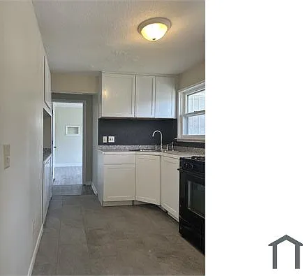 2215 Durand St — Photo 5