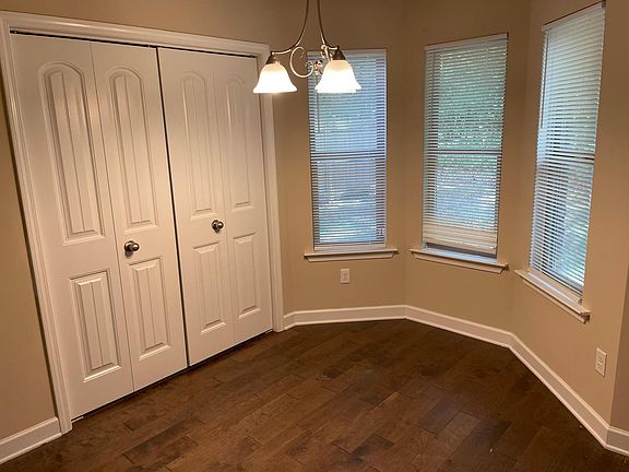 4th image of 3709 Jordan View Dr