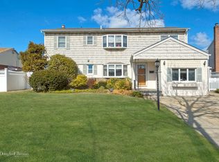 732 Cypress Dr, Franklin Square, NY 11010