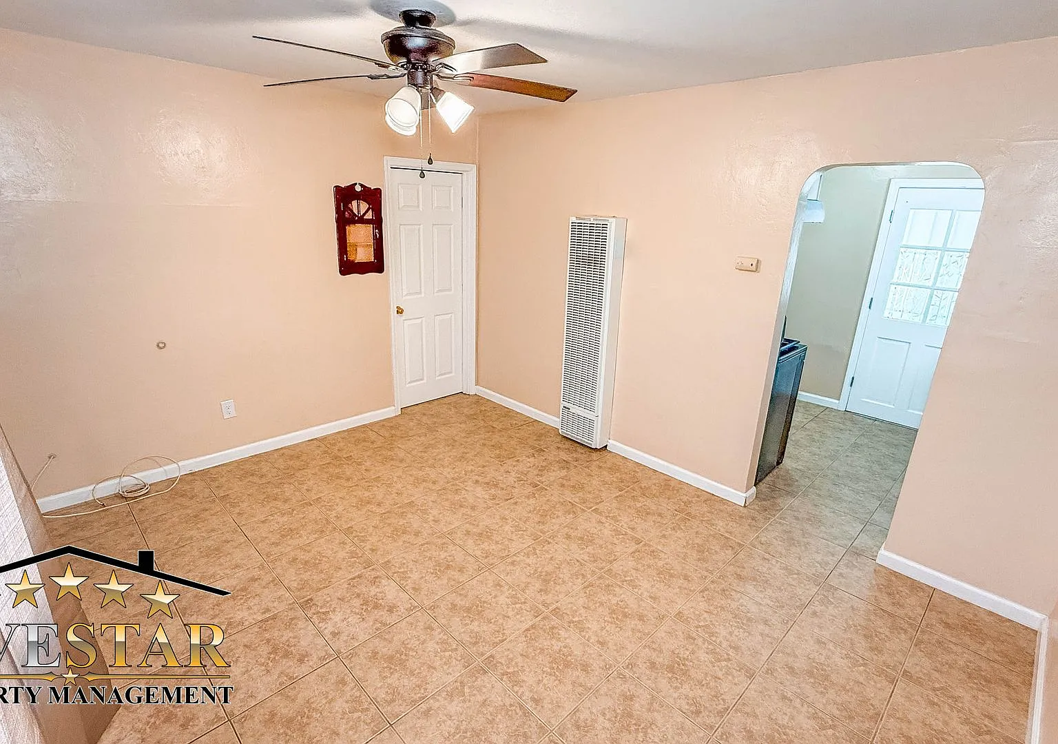 Front House for Rent on 912 Bradshaw Street — Photo 3
