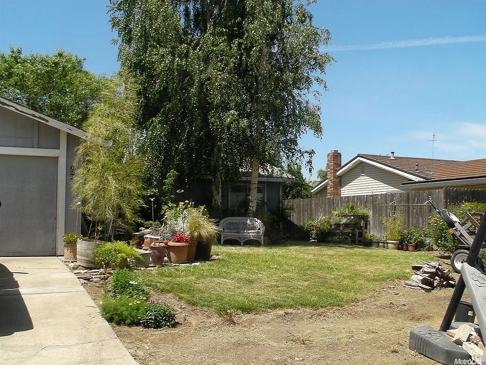 2nd image of 97 Kennelford Cir