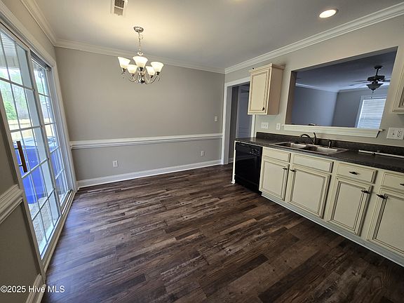 5th image of 1868 Cambria Dr #B