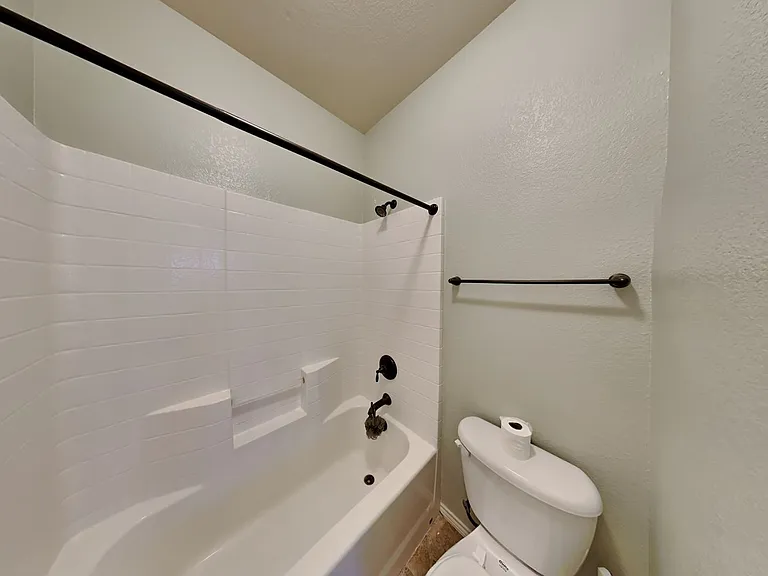 226 Knapford Sta — Photo 16