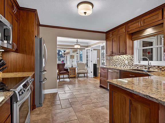 4th image of 5934 SW 47th St