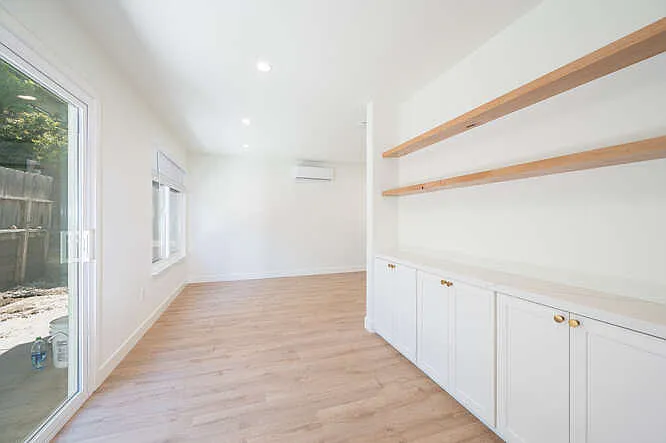 2 bed, 1.5 bath, 1200 sqft, $3,500 — Photo 2