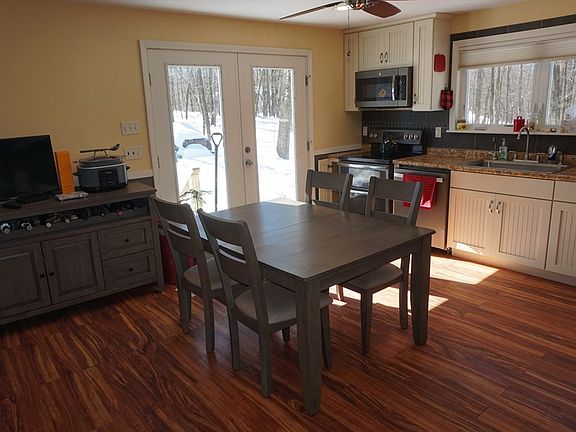 4th image of 104 Long Pond Rd