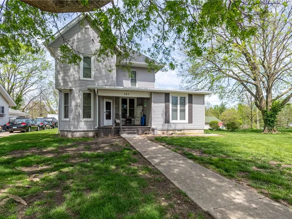 101 W North Water St, Bethany, IL 61914