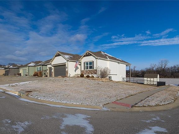 3rd image of 1300 NW Crestwood Dr