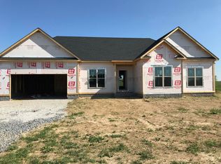 761 Ayers Ln, Scottsville, KY 42164