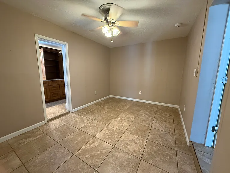 6014 Southern Comfort Blvd — Photo 12